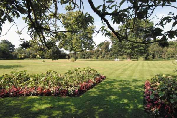 Grovefield House Hotel Slough Exterior foto